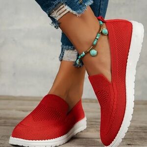 NWT Womens Lightweight Slip-On Knit Sneakers with heart design